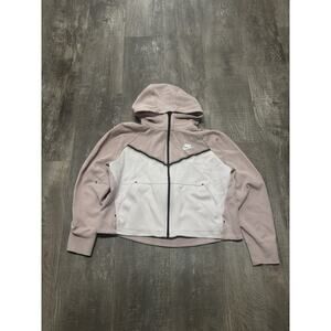 Women’s Nike Tech Fleece Cropped Size M